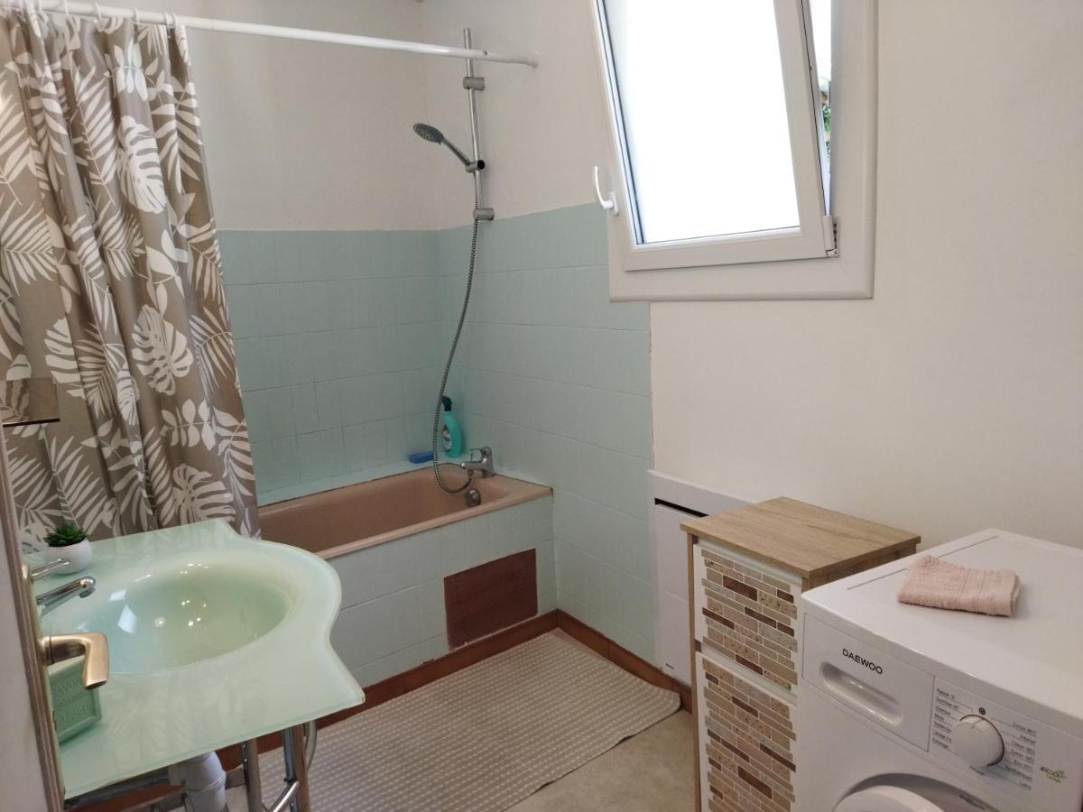 Les Fortelles Chatillon-sur-Broue Bagian luar foto