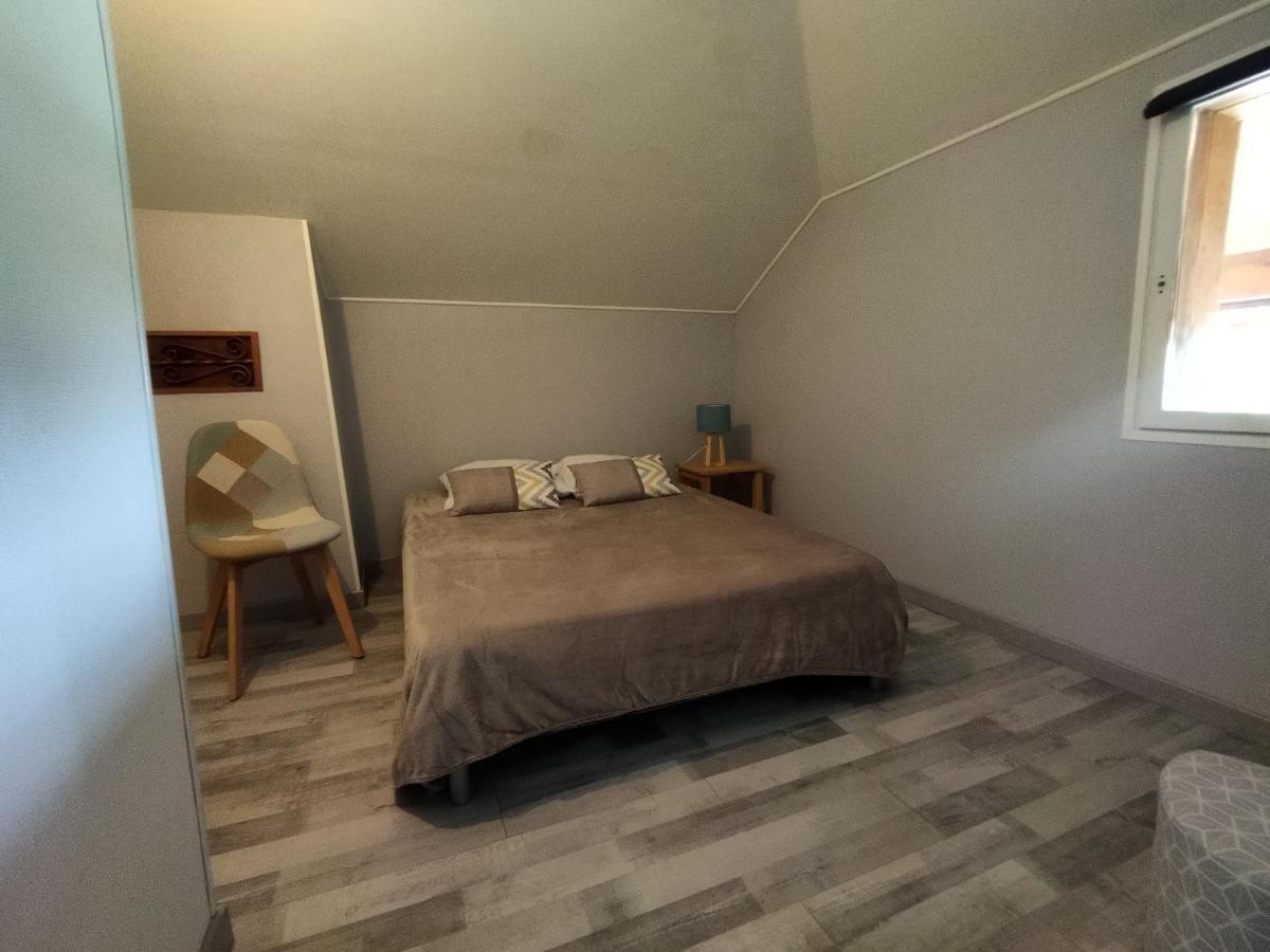 Les Fortelles Chatillon-sur-Broue Bagian luar foto